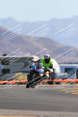 media/May-12-2024-SoCal Trackdays (Sun) [[ad755dc1f9]]/7-Turn 16 (915am)/